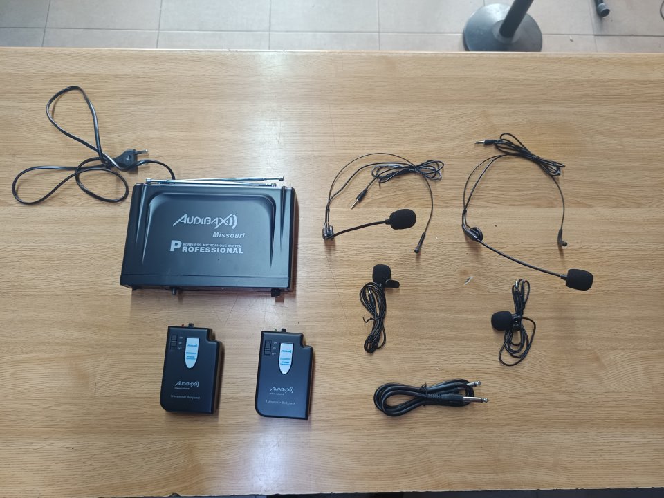 Audibax MISSOURI 2500 Micrófono inalambrico Profesional Doble Lavalier / Madona Frec. B