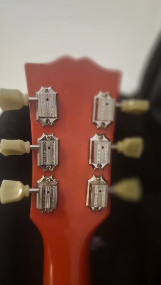 Vendo Expectacular Guitar de Luthier Tipo Gibson de Semicaja de segunda mano · Foto 7 de 10 · Castellón · 795 €