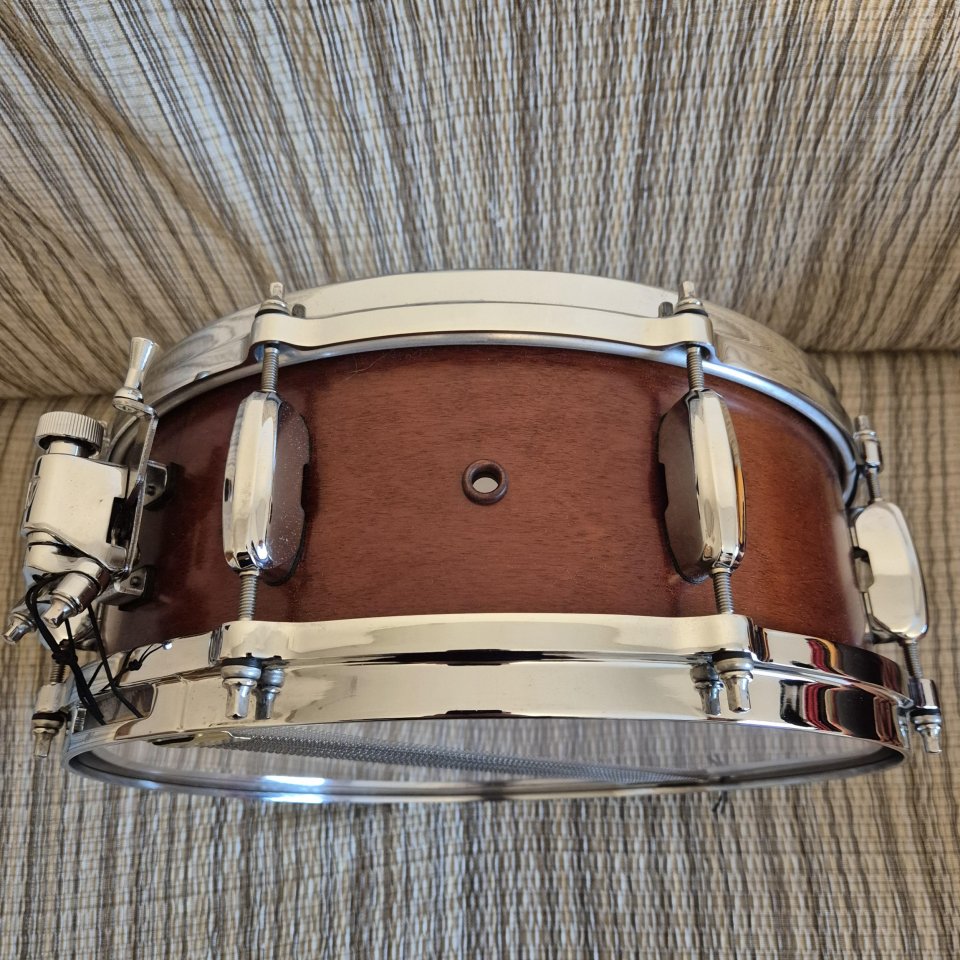 Caja TAMA STAR MAPLE Satin Antique Brown 14"x5,5" de segunda mano · Foto 5 de 10 · Cantabria · 775 €