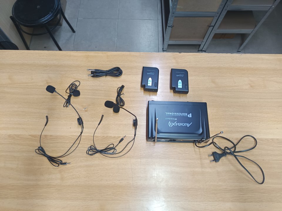 Audibax MISSOURI 2500 Micrófono inalambrico Profesional Doble Lavalier / Madona Frec. B