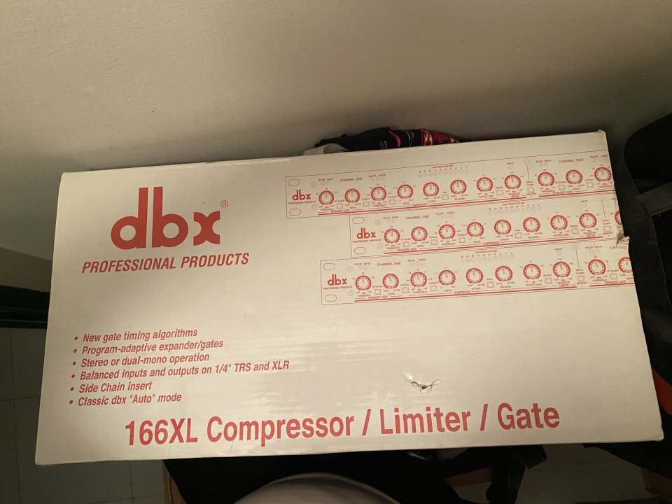 Se vende dbx 166XL Compressor / Limiter / Gate de segunda mano · Foto 1 de 10 · Madrid · 115 €