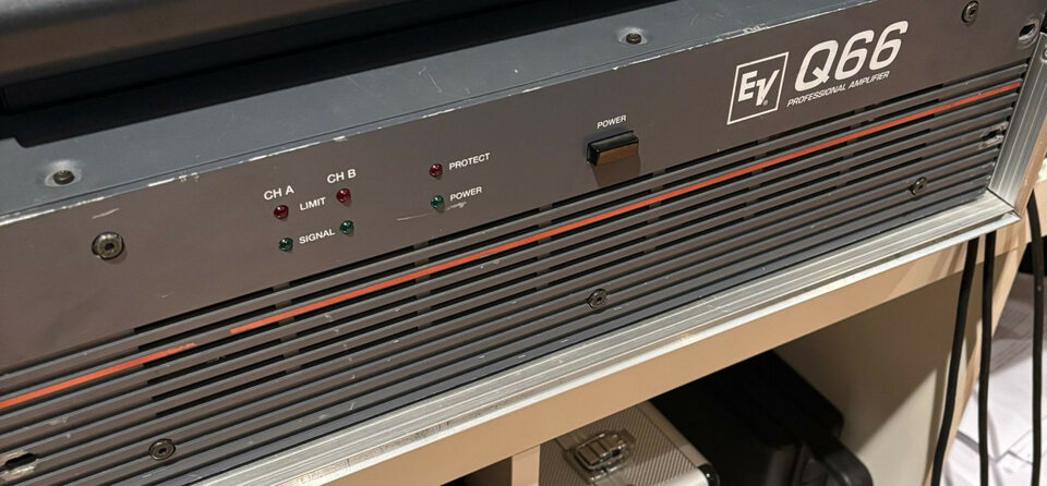 Equipo PA profesional para directo.