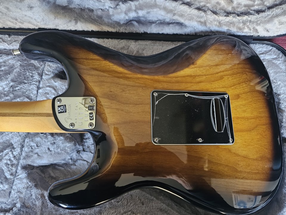 Fender American Ultra Luxe Stratocaster RW 2-Color Sunburst