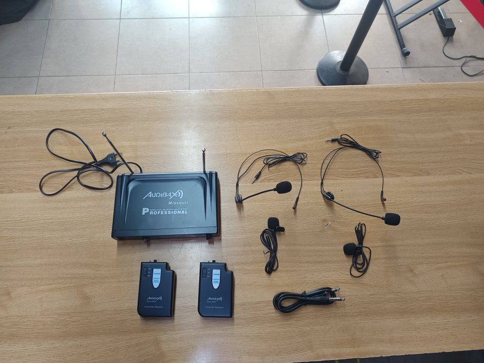 Audibax MISSOURI 2500 Micrófono inalambrico Profesional Doble Lavalier / Madona Frec. B