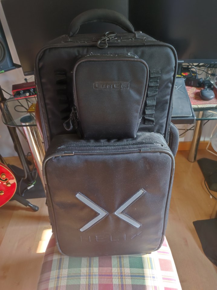 Line6 Helix LT + Mochila de transporte de segunda mano · Foto 6 de 6 · Barcelona · 600 €
