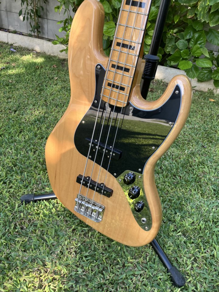 Squier Jazz Bass CV 70 modified