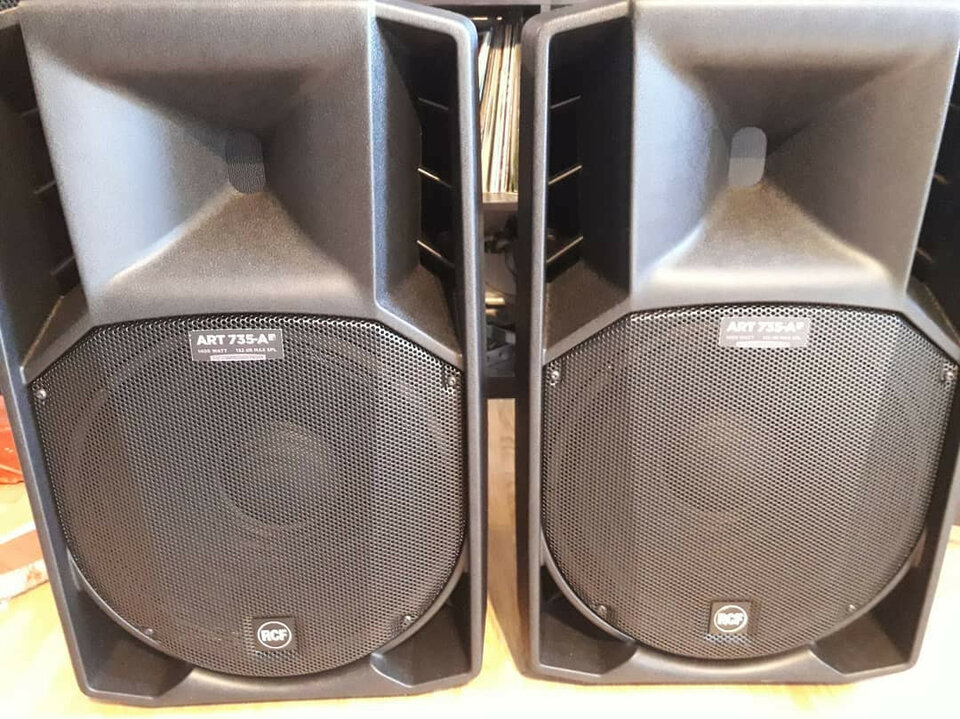 Se vende pareja de Rcf mkv 735A MKV + fundas de transporte de segunda mano · Foto 2 de 4 · Madrid · 1800 €