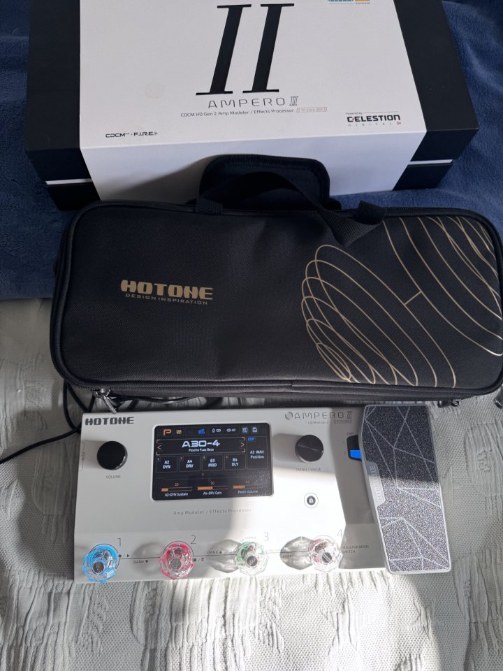 Hotone Ampero II + Pedal Expresión de segunda mano · Foto 9 de 10 · Madrid · 400 €