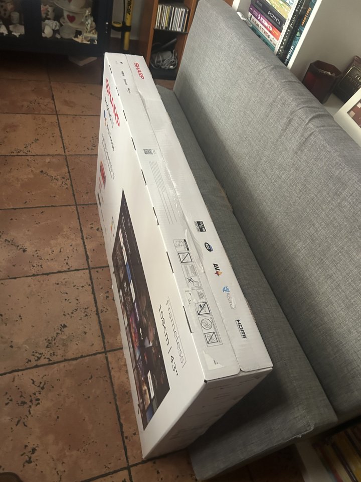 TV Sharp 4K Ultra HD Smart QLed 50” (!(PRECINTADA)) de segunda mano · Foto 7 de 7 · Valencia