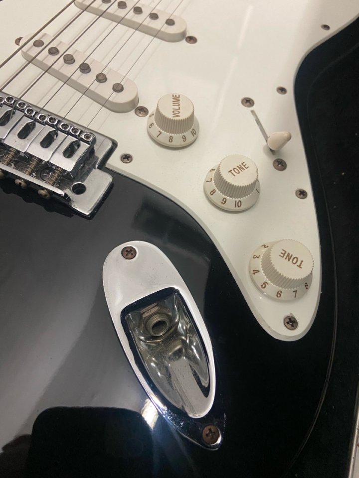 Fender Stratocaster Squier México 1994 y Estuche USA