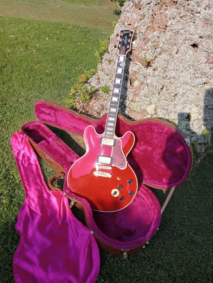 Gibson ES-355 B.B. King "Lucille" de 1997 Cherry Red. de segunda mano · Foto 3 de 10 · A Coruña · 3663 €