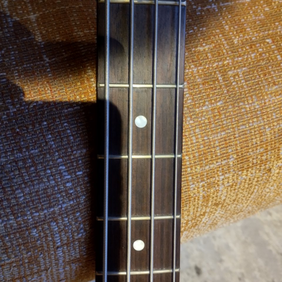 Bajo Yamaha RBX 0A circuito Activo