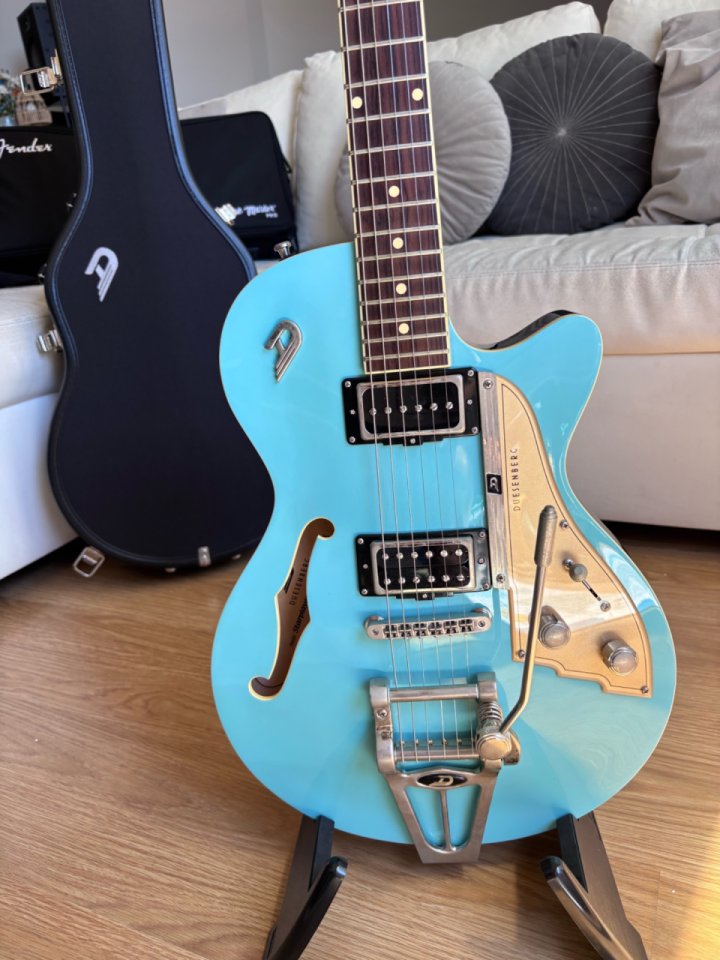 Duesenberg Starplayer TV Narvik Blue de segunda mano · Foto 3 de 6 · Madrid · 1700 €
