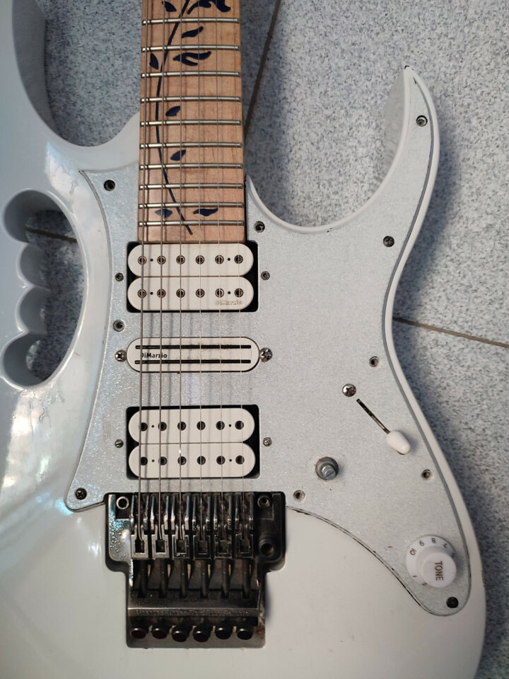 Ibanez RG - Pickguard DiMarzio