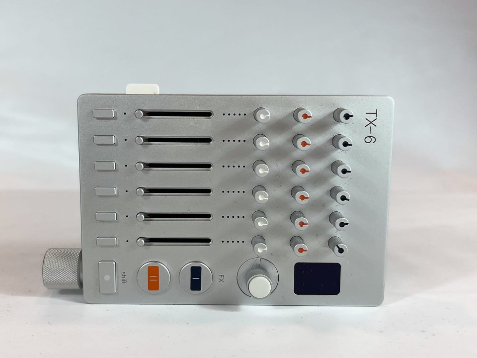 Teenage Engineering TX-6 USB Mixer + Desksaver, Excelente estado