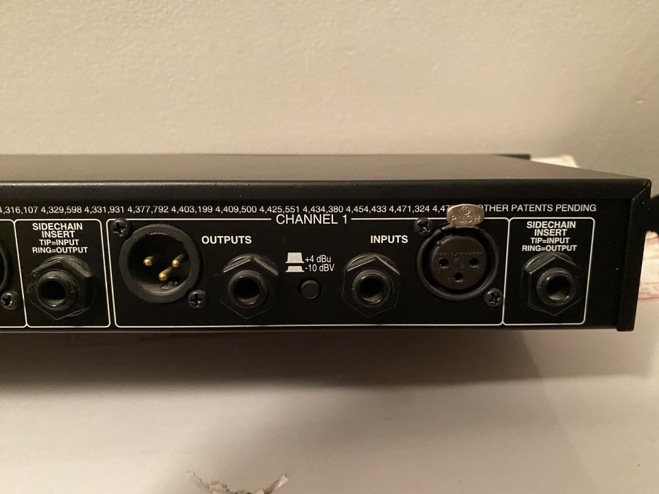 Se vende dbx 166XL Compressor / Limiter / Gate de segunda mano · Foto 9 de 10 · Madrid · 115 €