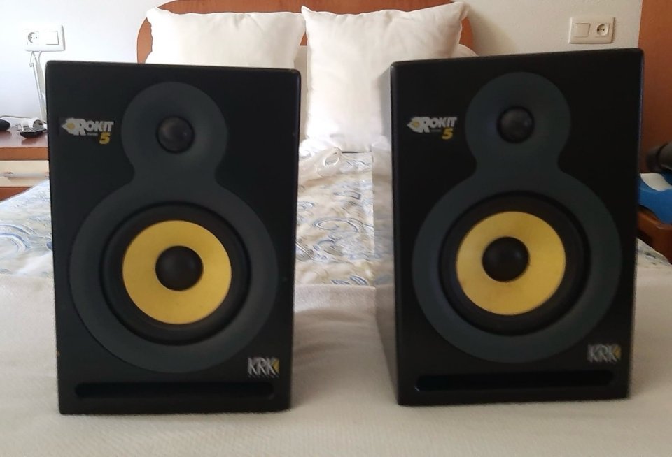 Par de Altavoces KRK ROKIT 5 de segunda mano · Foto 1 de 2 · Madrid · 200 €