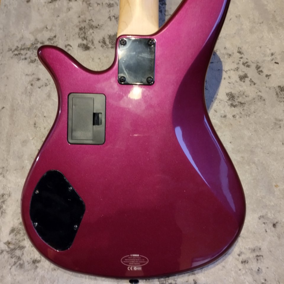 Bajo Yamaha RBX 0A circuito Activo