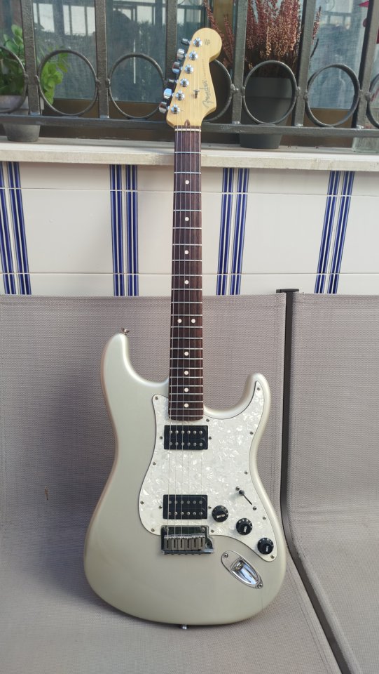 [CAMBIO] Fender American Series Stratocaster HH (2003) - Con S-1 Switching