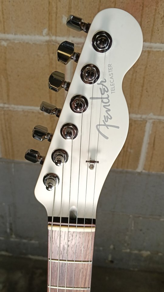 Fender MIJ Elemental Telecaster Nimbus White