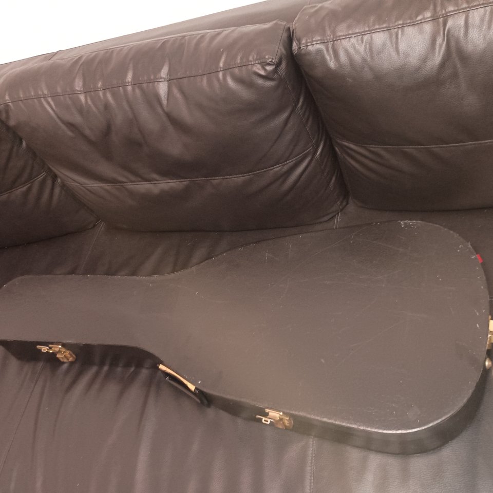Estuche guitarra eléctrica de segunda mano · Foto 1 de 7 · Málaga · 40 €