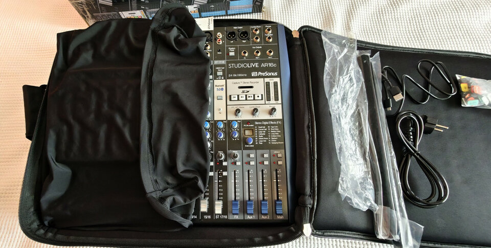 PreSonus StudioLive AR16c + funda, estuche, tarjetas y etiquetas magnéticas