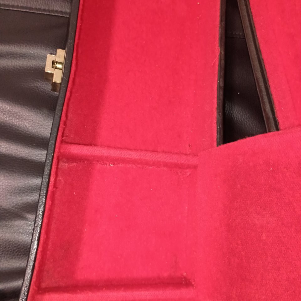 Estuche guitarra eléctrica de segunda mano · Foto 3 de 7 · Málaga · 40 €