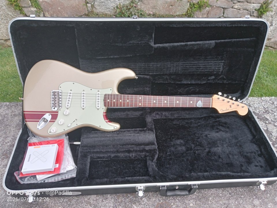 John Mayer Signature 2005 Shoreline Gold Big Dipper Fender Stratocaster de segunda mano · Foto 5 de 10 · A Coruña · 2750 €
