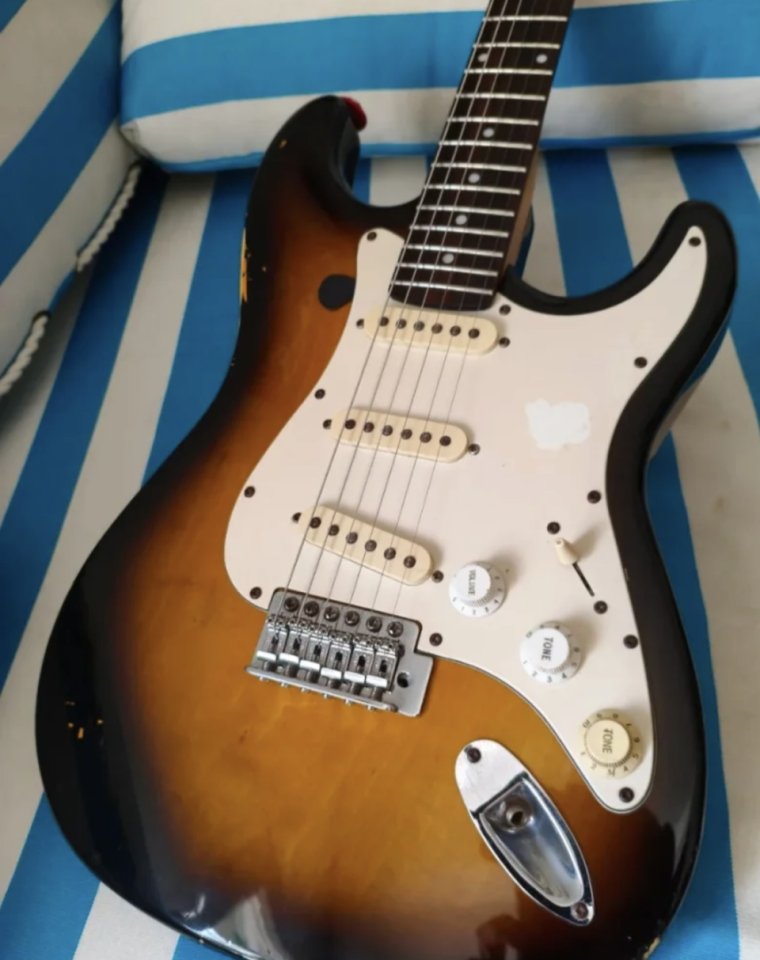 Pack Guitarra + Ampli Marshall MG10 + funda y jack de segunda mano · Foto 3 de 6 · Tarragona · 70 €