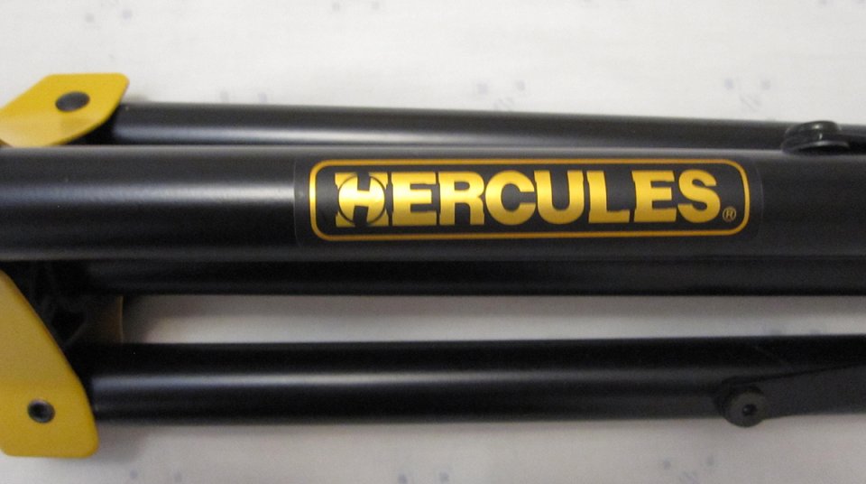 Soporte Doble Hercules GS422B (2014) de segunda mano · Foto 3 de 6 · Madrid · 40 €