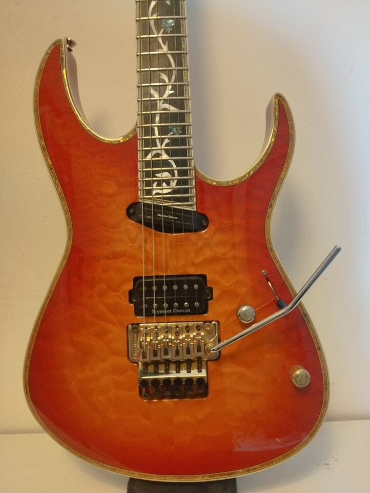 Guitarra ESP Edwards E-CY -165 ctm