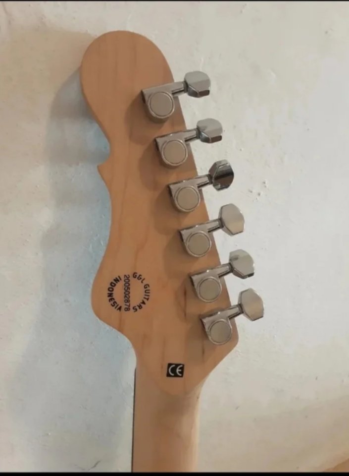 G&L Superhawk Jerry Cantrell