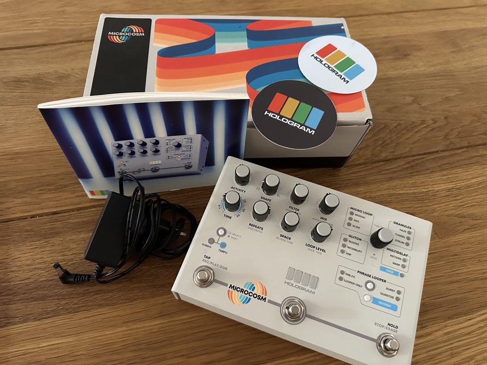 Pedal MICROCOSM HOLOGRAM - como NUEVO de segunda mano · Foto 1 de 2 · Madrid · 490 €