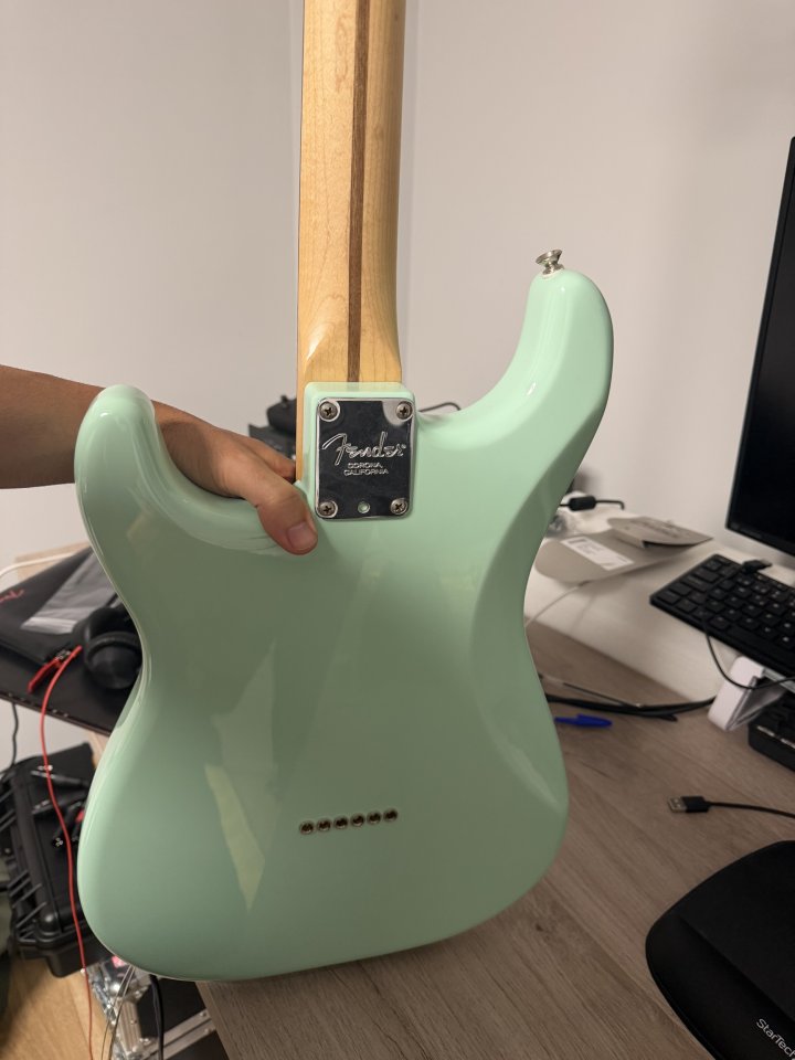 Fender Tom Delonge de segunda mano · Foto 4 de 4 · Madrid · 1050 €