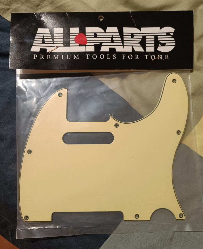 Golpeador telecaster Allparts crema