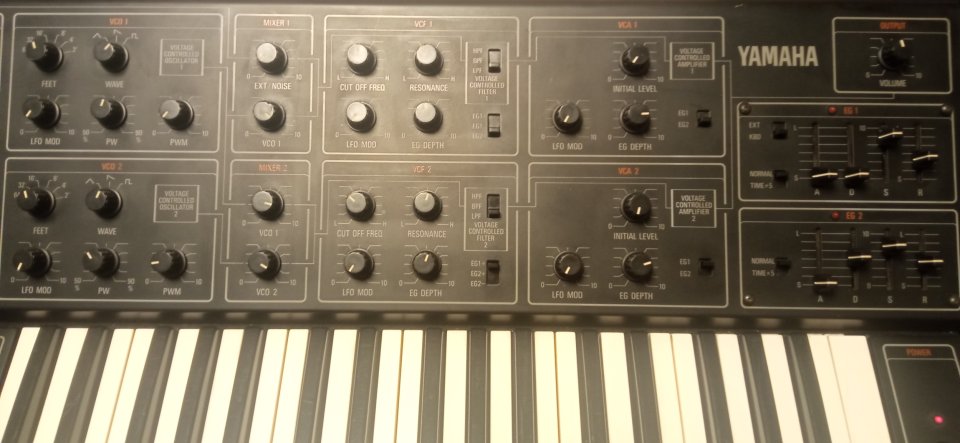 Yamaha cs15 sintetizador analógico de segunda mano · Foto 1 de 4 · Madrid · 900 €