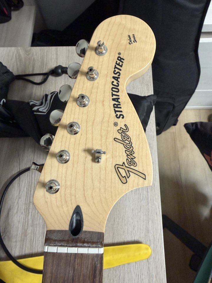 Fender Tom Delonge de segunda mano · Foto 3 de 4 · Madrid · 1050 €