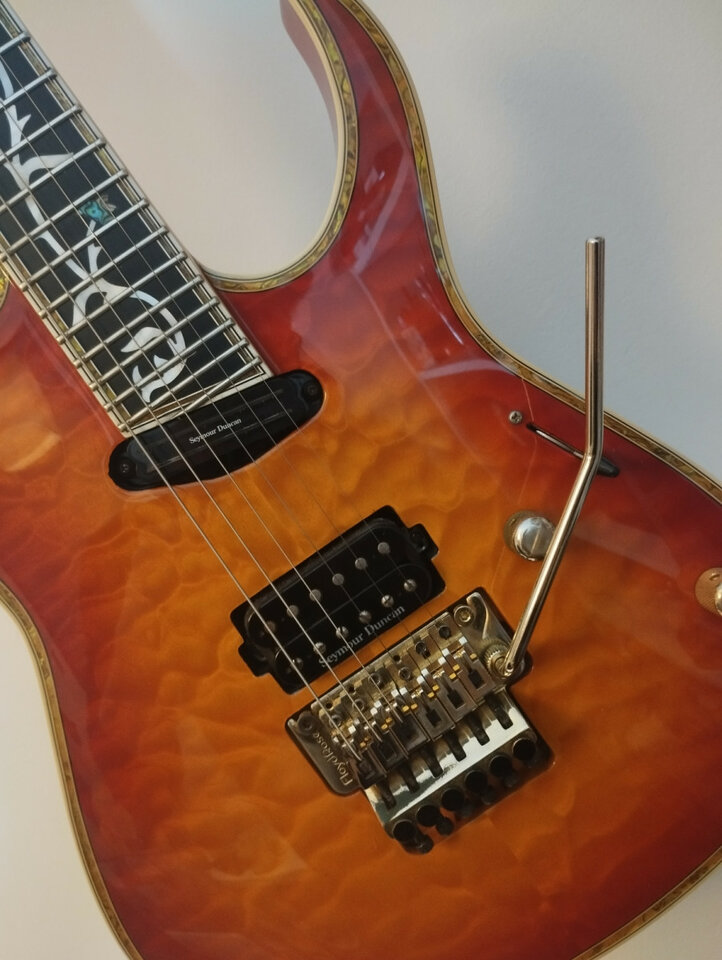 Guitarra ESP Edwards E-CY -165 ctm