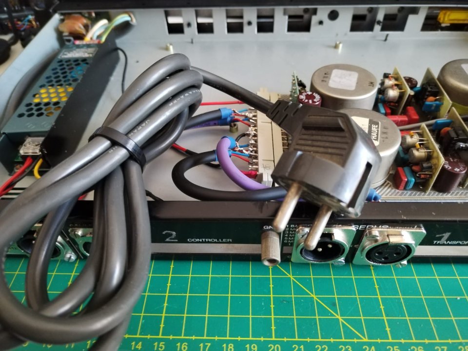 NEUMANN V475-2A Line Amp