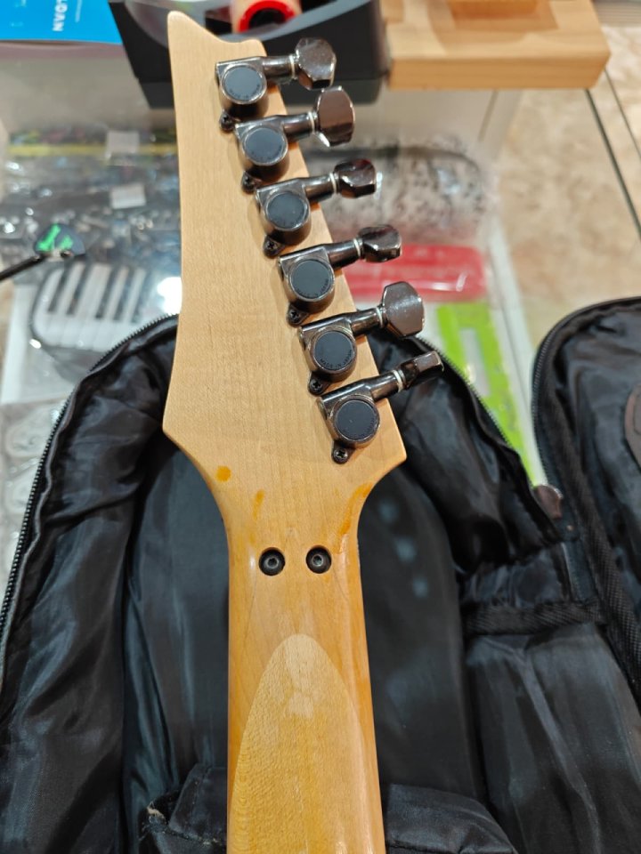 Ibanez Steve Vai 777 del 1989 japonesa de segunda mano · Foto 10 de 10 · Málaga · 5250 €