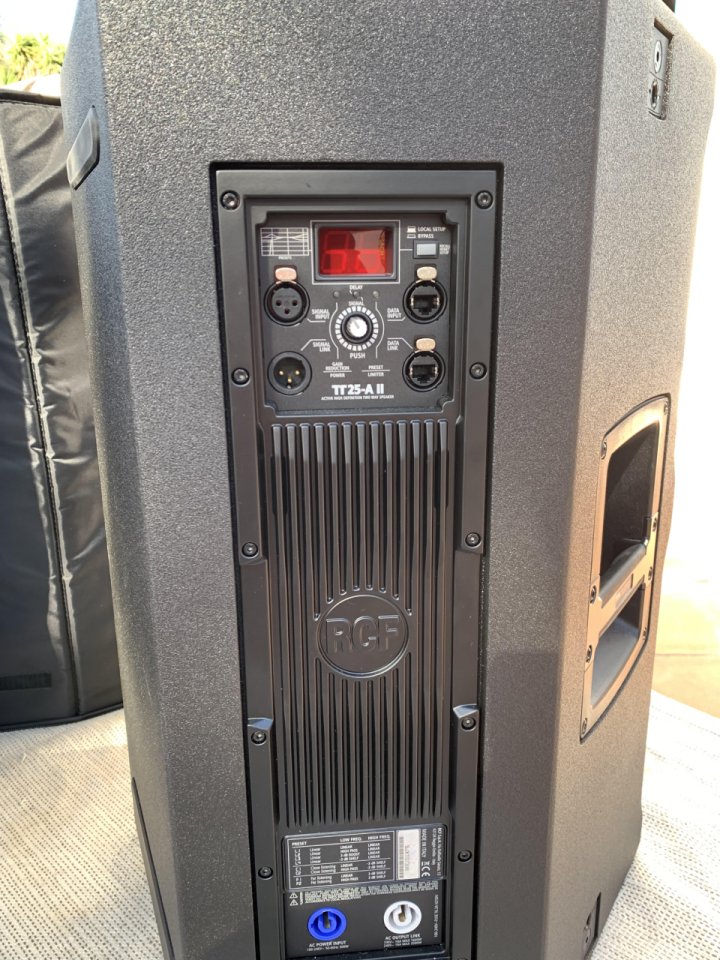 Pareja RCF TT 25-A MKII + Fundas Originales RCF (Estado MINT / Impecables) de segunda mano · Foto 5 de 7 · Málaga · 4250 €