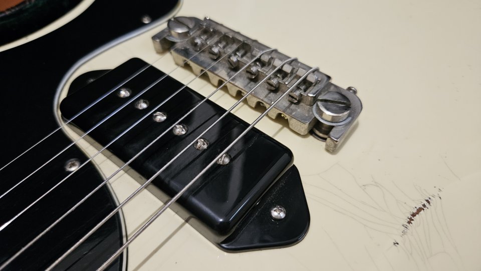 Vendo mis guitarras de segunda mano · Foto 6 de 7 · Madrid · 1 €