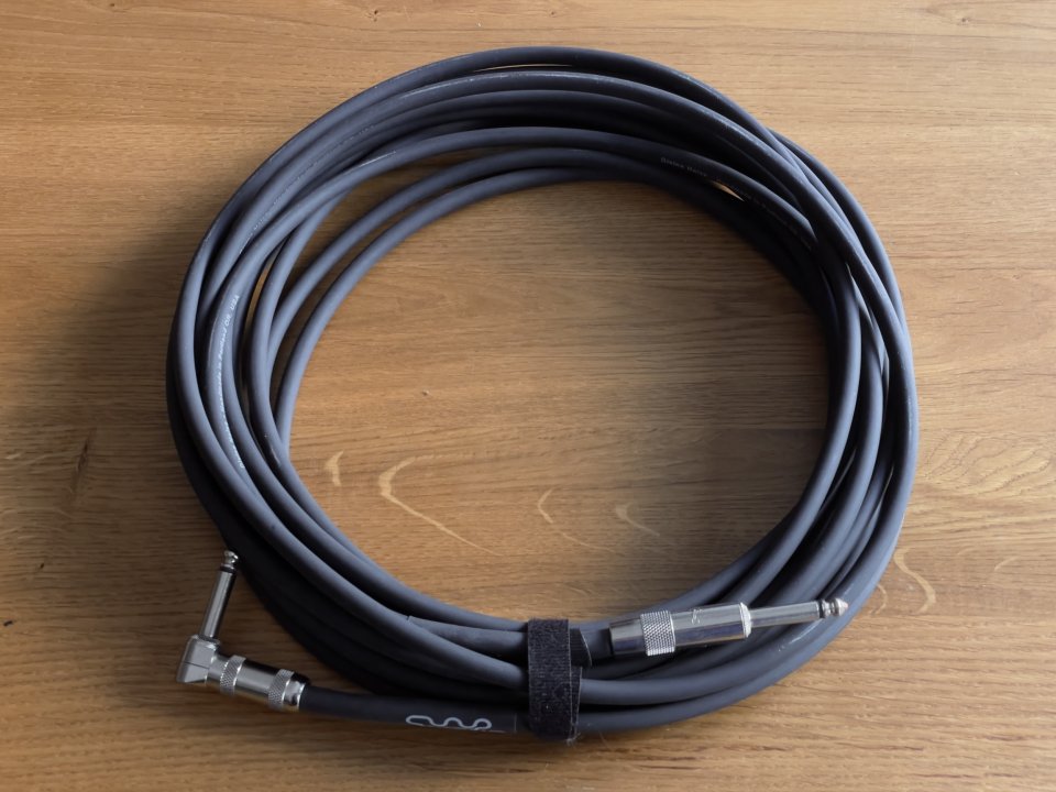 Cable Divine Noise 9m de segunda mano · Foto 2 de 2 · Sevilla · 85 €