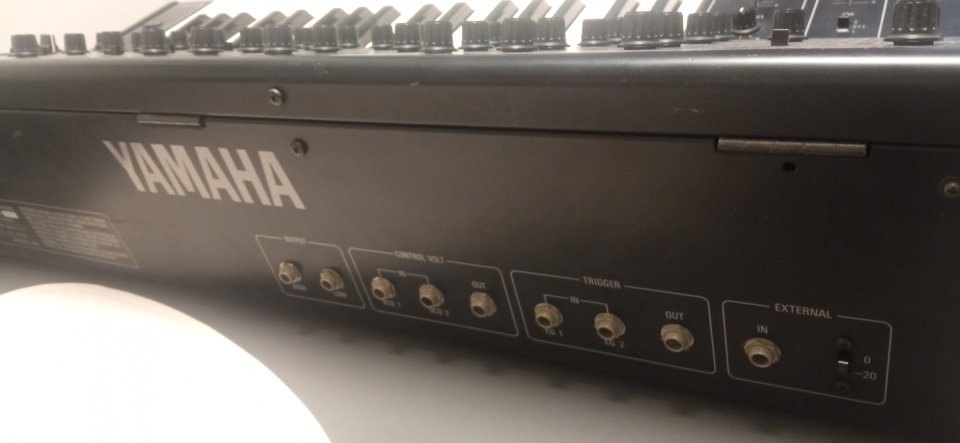 Yamaha cs15 sintetizador analógico de segunda mano · Foto 4 de 4 · Madrid · 900 €