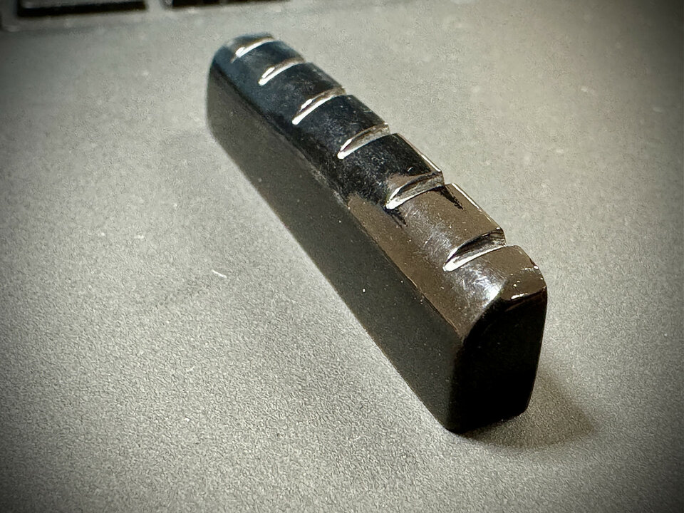 Cejuela de Cuerno de buey negro