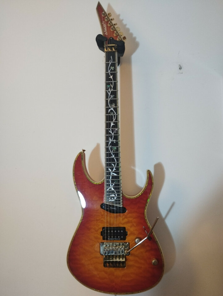 Guitarra ESP Edwards E-CY -165 ctm