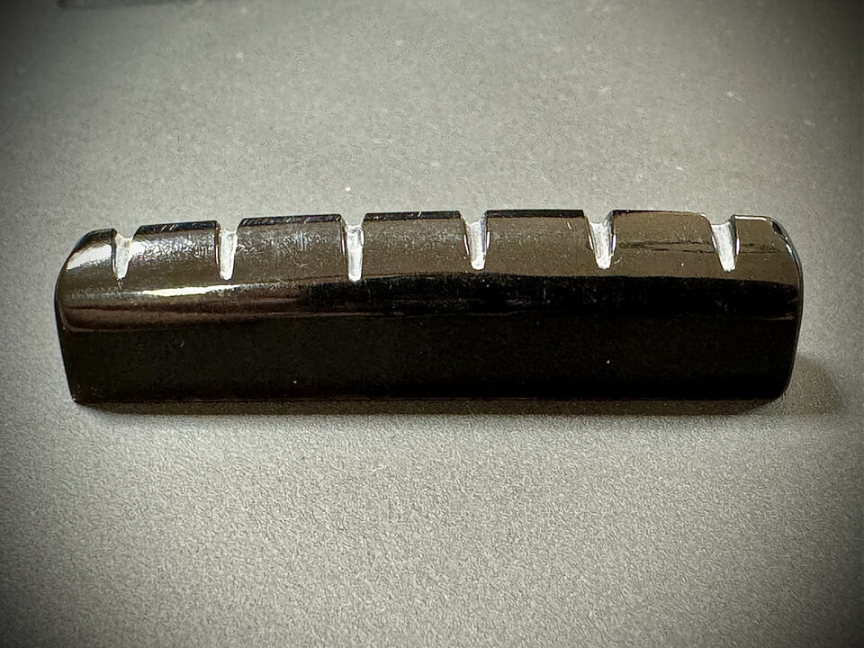 Cejuela de Cuerno de buey negro