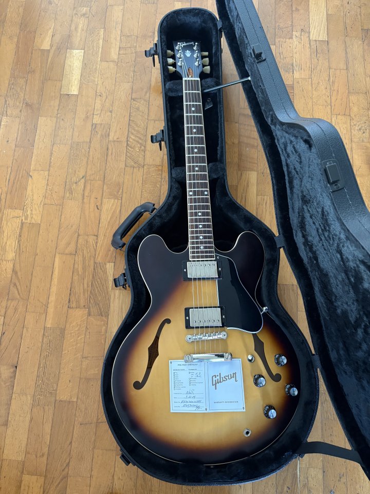 Gibson 335 satin