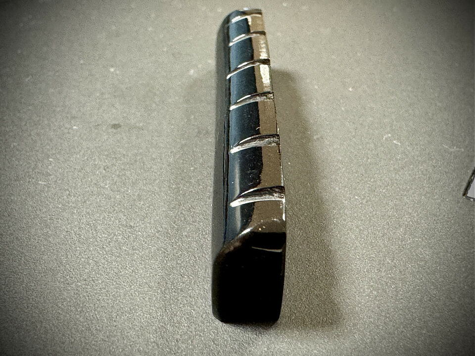 Cejuela de Cuerno de buey negro