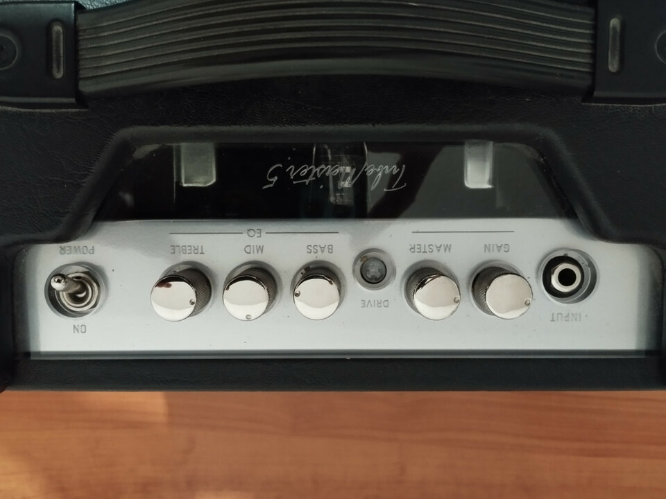 Amplificador Hughes & Kettner